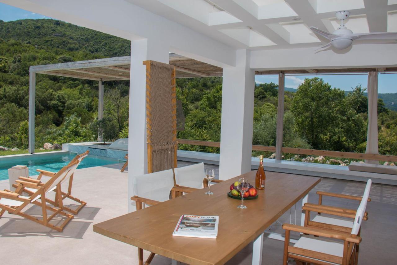 Aristotelia Gi - Premium Luxury Villas With Private Pools โอลิมเปียดา ภายนอก รูปภาพ