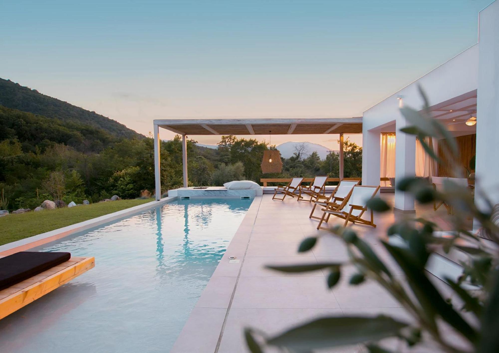 Aristotelia Gi - Premium Luxury Villas With Private Pools โอลิมเปียดา ภายนอก รูปภาพ